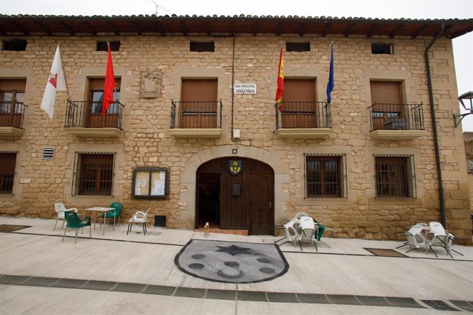 Archivo - Fachada del Ayuntamiento de Armañanzas.
