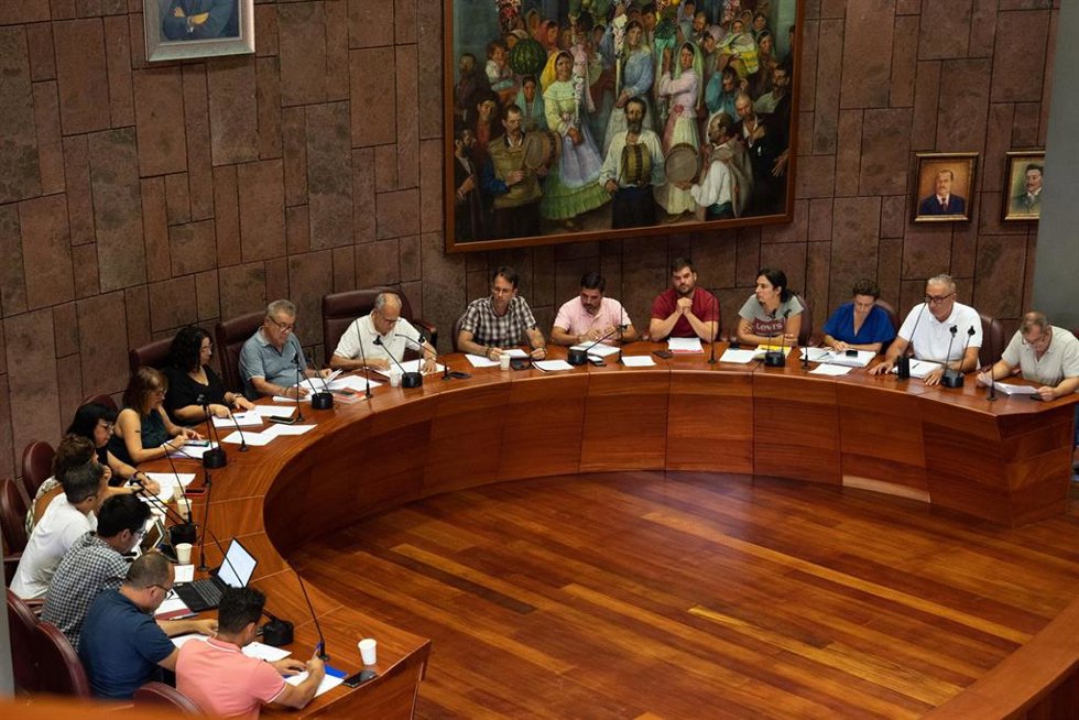 El Cabildo De La Gomera Ha Aprobado Este Martes Una Declaración Institucional En Defensa De Los Derechos De Los Afectados Por El Cero Energético Que Padece El Territorio Insular Desde La Madrugada Del Pasado Domingo.