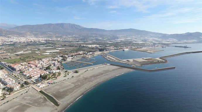 Archivo - Puerto de Motril, en imagen de archivo