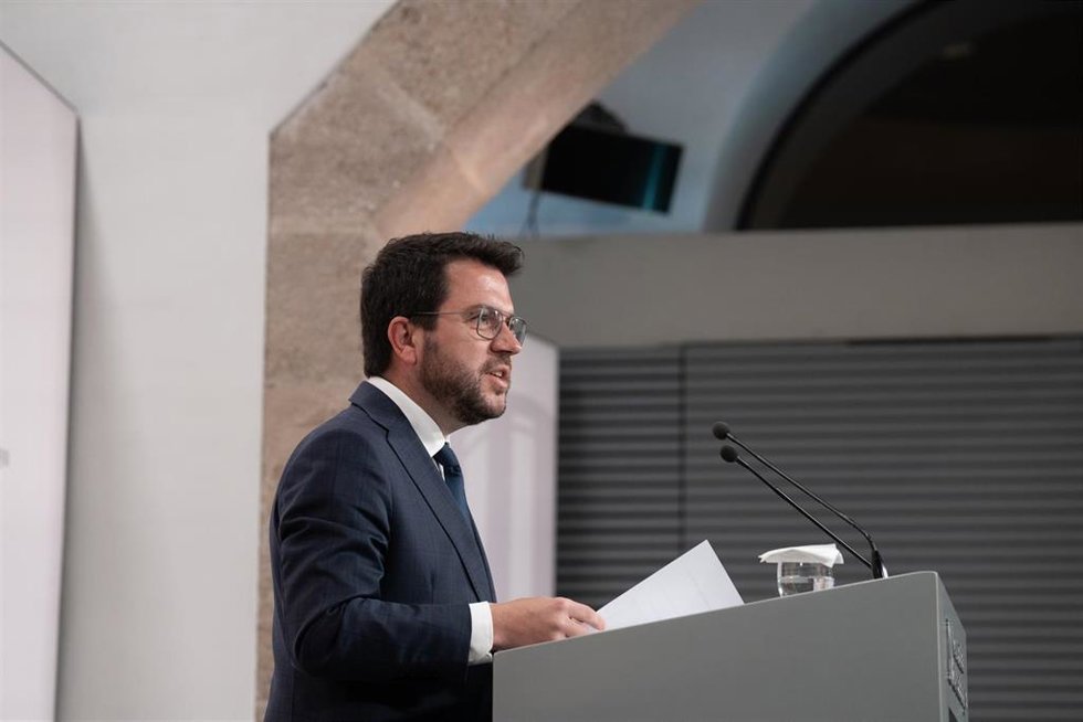 El presidente de la Generalitat, Pere Aragons, en una rueda de prensa en el Palau de la Generalitat