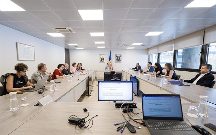 Un instante de la reunión de los integrantes del pacto de Estado para la UE.