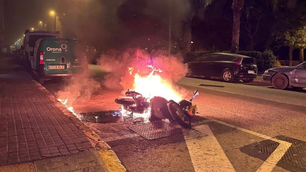 Detenido por quemar una motocicleta en Elche