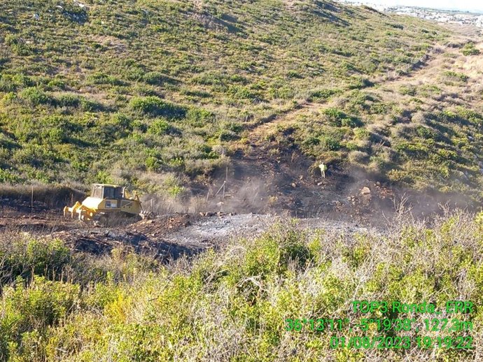 Estabilizado el incendio urbano en Santa Margarita en La Línea