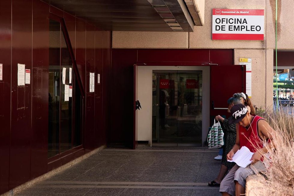 Entrada de una oficina del SEPE en Madrid