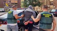Dos detenidos, entre ellos un menor, acusados de 27 robos en establecimientos de Almería y Murcia