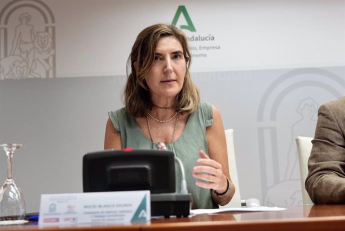 La consejera de Empresa y Trabajo Autónomo, Rocío Blanco, durante su intervención en el acto de la firma del Plan de Choque contra la Siniestralidad Laboral en Andalucía, a 1 de agosto del 2023 en Sevilla (Andalucía, España)