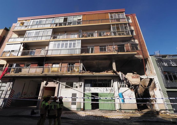 Estado en el que ha quedado el edificio de la calle Goya de Valladolid afectado por una explosión.