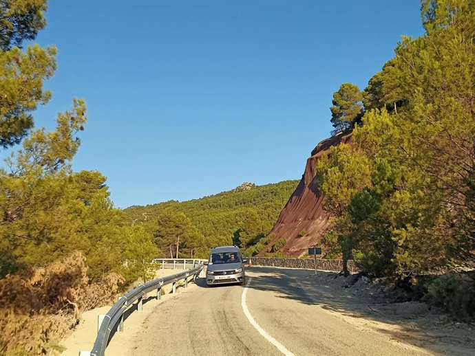 Imagen actual de la carretera que conecta el Campo de San Juan con Moratalla tras la obra de emergencia