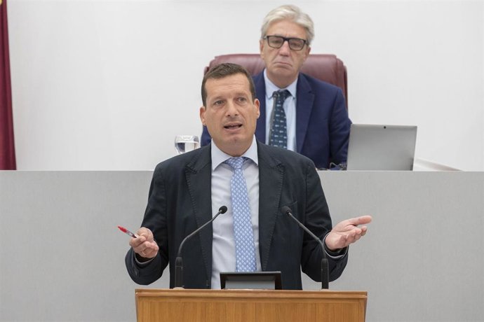 Archivo - El diputado regional del PSOE, Manuel Sevilla