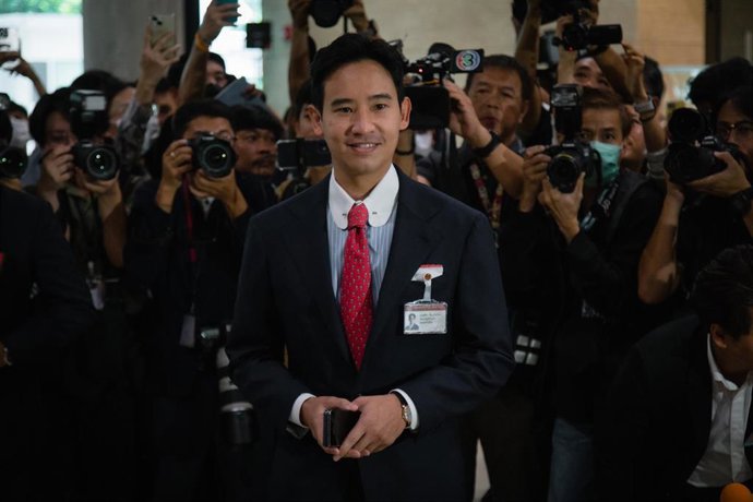 Pita Limjaroenrat, del partido tailandés Avanzar.