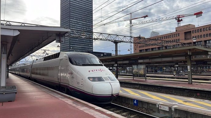 Archivo - Arxivo - AVE de Renfe a Lió