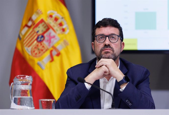Archivo - El secretario de Estado de Empleo y Economía Social, Joaquín Pérez Rey, durante una rueda de prensa, en el Ministerio de Trabajo, a 2 de junio de 2023, en Madrid (España). 