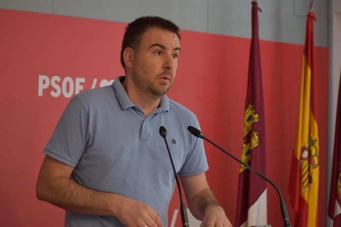El portavoz de Empleo del PSOE en las Cortes de C-LM, Antonio Sánchez Requena