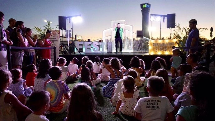 Imagen de uno de los espectáculos de la programación 'Summer Fest' del centro comercial El Faro.