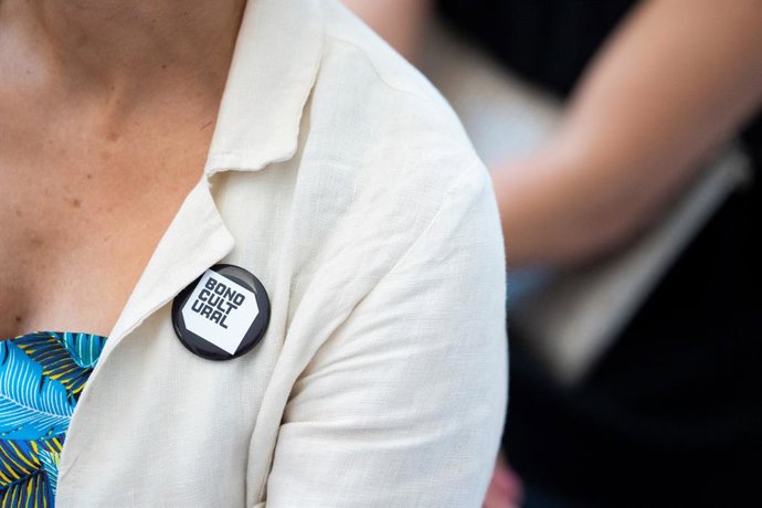 Archivo - Chapa del Bono Cultural Joven, en el Museo de Bellas Artes, a 25 de julio de 2022, en Valencia, Comunidad Valenciana (España). Se trata de un bono cultural de 400 euros que está disponible desde hoy, 25 de julio, para todos y todas las jóvenes