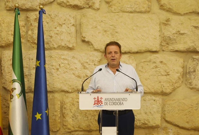 El concejal delegado de Fiestas y Tradiciones del Ayuntamiento de Córdoba, Julián Urbano.