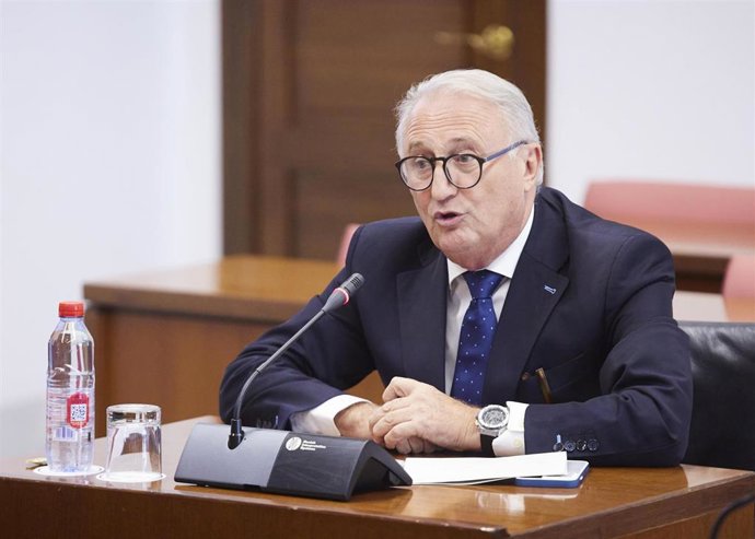 Jesús Caicedo comparece en la comisión consultiva de Nombramientos del Parlamento andaluz tras ser propuesto como senador autonómico por el PP-A. (Foto de archivo).