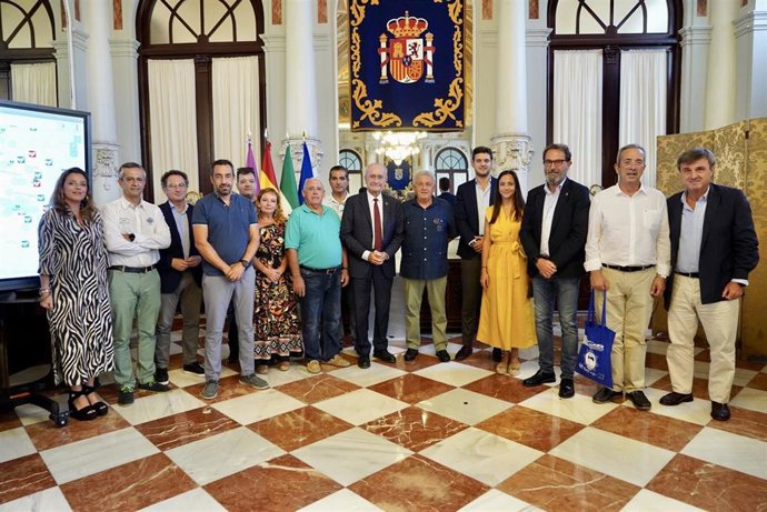 El Ayuntamiento incorpora 14 nuevos desfibriladores a la red de 'Málaga Cardioprotegida'