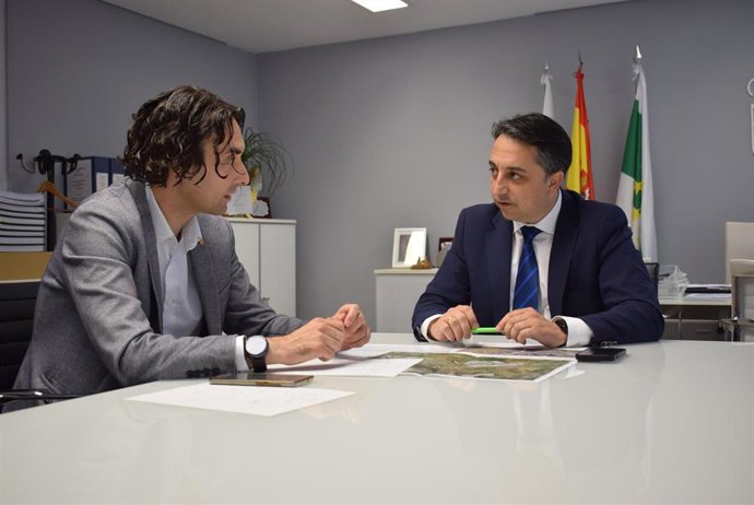 Alcaldes de Astillero y Piélagos en una reunión