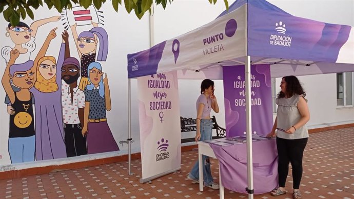 Un punto violeta de la Diputación de Badajoz