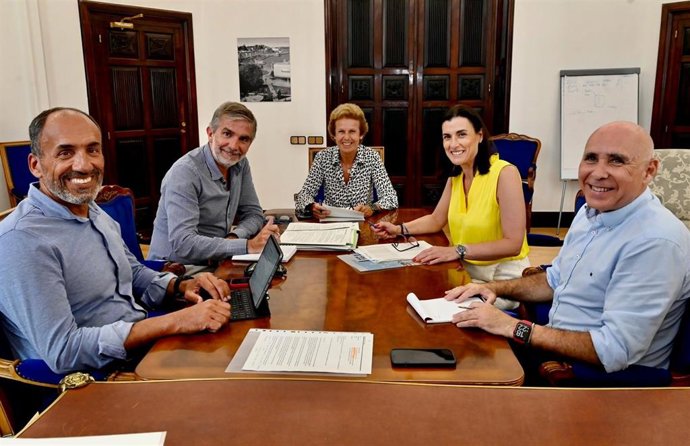 Ayuntamiento y Racing refuerzan su compromiso para cumplir el convenio de mejora de los Campos de Sport