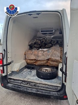 Transporte irregular de almejas intervenido en Arrigorriaga (Bizkaia)