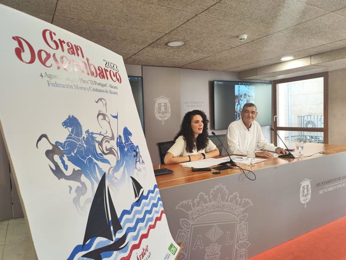 Alicante recrea el siglo XVI con el Gran Desembarco Moro en El Postiguet y un zoco árabe en el Paseo de Gómiz