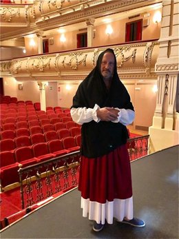 El actor gaditano José Gómez en el Gran Teatro de Huelva como 'La Celestina'.
