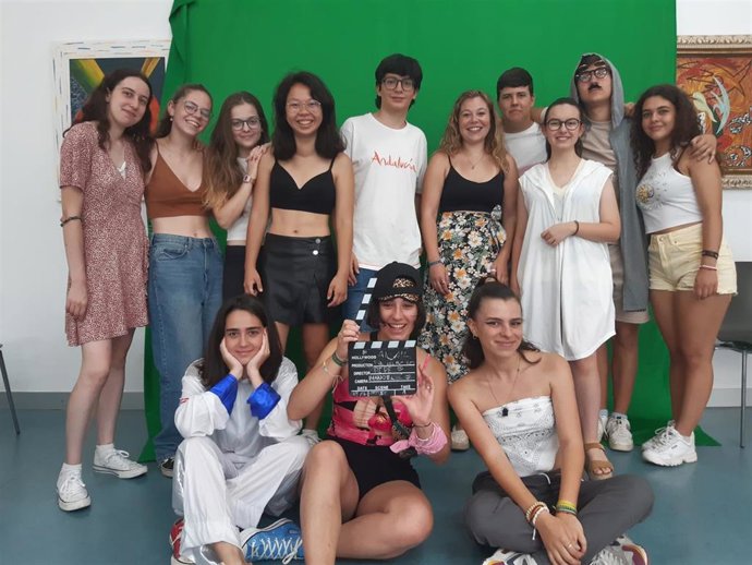 Jóvenes participan en los talleres de cine en Alcalá de Guadaíra (Sevilla).