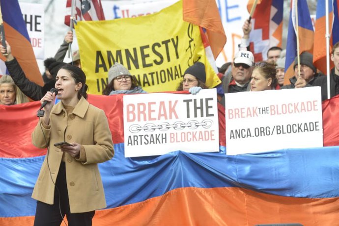 Archivo - Manifestación en EEUU a favor de levantar el bloqueo en el corredor de Lachín
