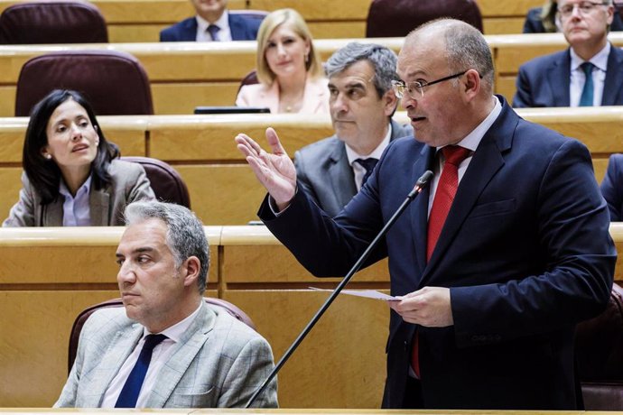 Archivo - El vicesecretario general de Organización del Partido Popular, Miguel Tellado, interviene durante una sesión de control al Gobierno en el Senado, a 18 de abril de 2023, en Madrid (España).