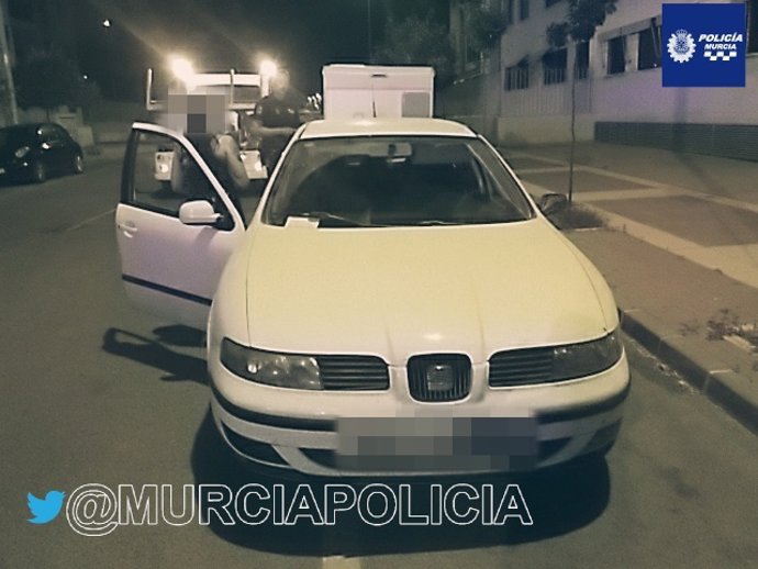 Imagen del turismo interceptado por la Policía Local