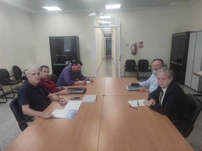 Fuentes (dcha.) y Moraleda (izda.), durante la reunión que mantuvieron el pasado julio.