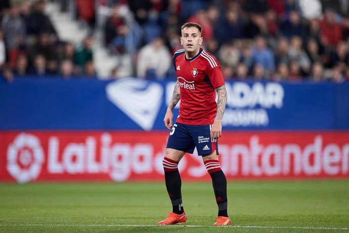 Archivo - Ruben Pena of CA Osasuna looks on during the La Liga Santander match between CA Osasuna and Athletic Club at El Sadar on May 25, 2023, in Pamplona, Spain.