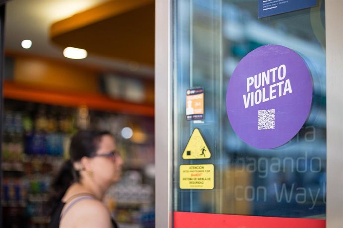 Punto Violeta en una estación de servicio de Repsol