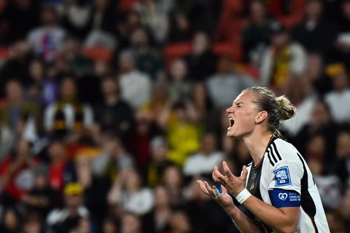 03 August 2023, Australia, Brisbane: Germany's Alexandra Popp reacts after missing a goal during the FIFA Women's World Cup 2023 Group H soccer match between South Korea and Germany at Lang Park. Photo: Sebastian Christoph Gollnow/dpa