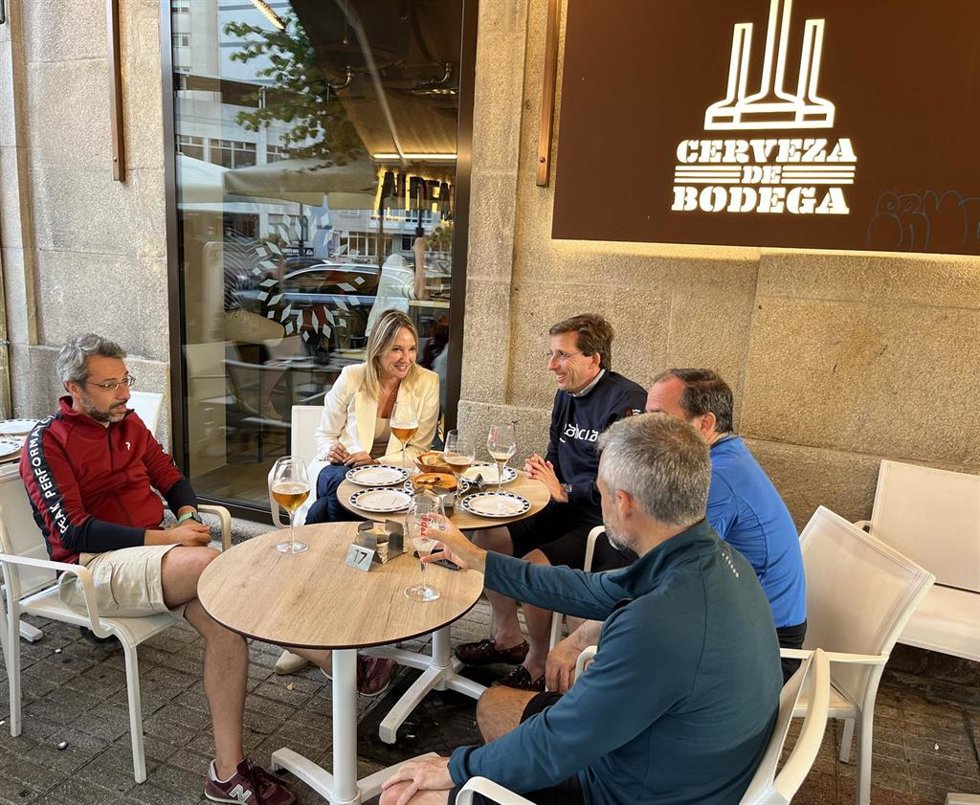 Almeida y Fernández-Tapias en Vigo este miércoles.