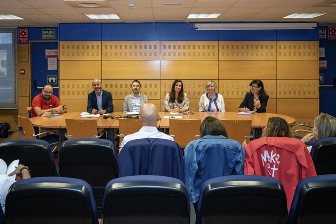 El consejero de Educación en su primera reunión con la Junta de Personal Docente