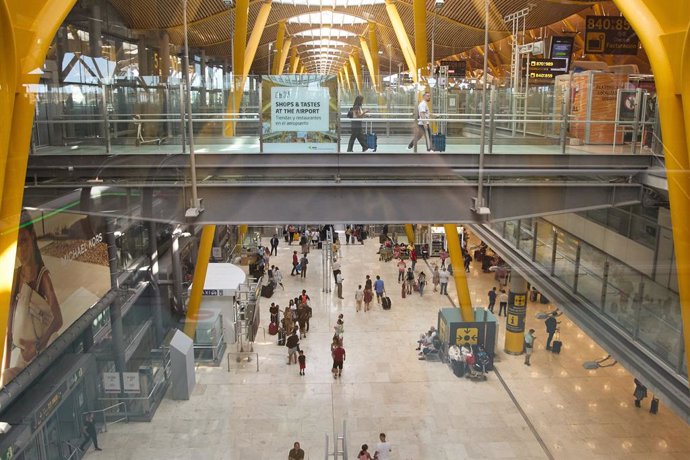 Zona de facturación de la Terminal 4 del Aeropuerto Adolfo Suárez Madrid-Barajas, a 1 de agosto de 2023, en Madrid (España). 