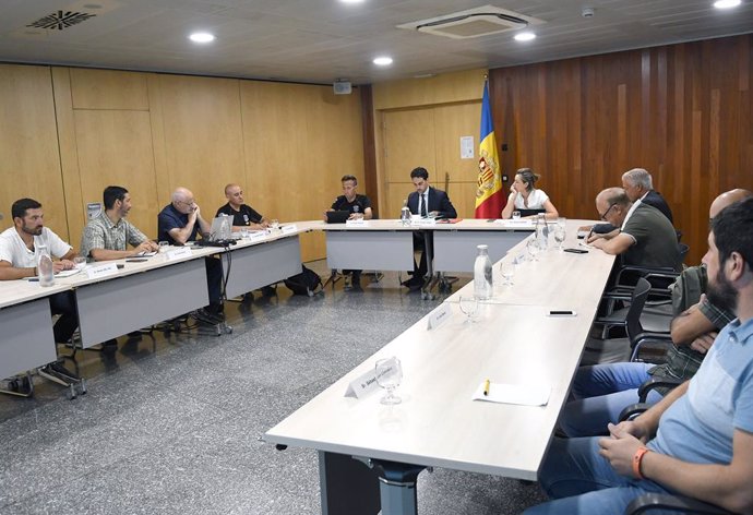 Un instant de la reunió de la comissió de seguiment de la caa