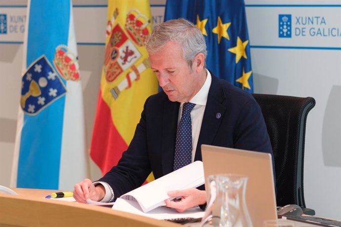 El presidente de la Xunta, Alfonso Rueda, en la reunión del Consello. 03/08/2023.