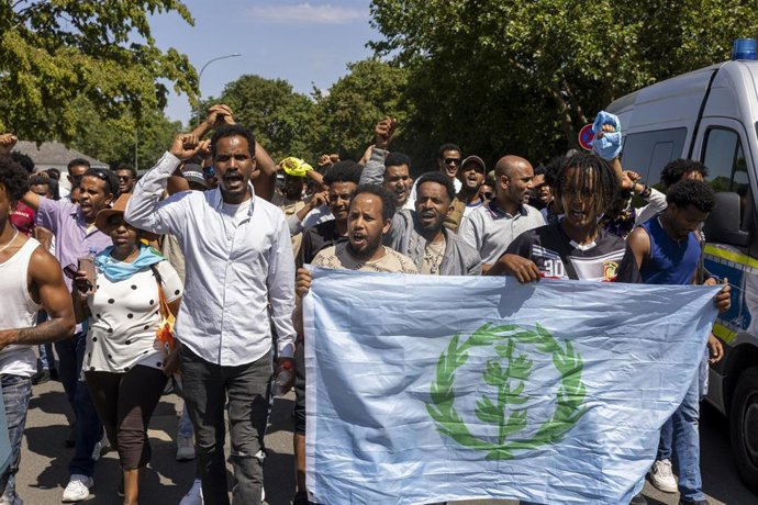 Manifestantes en un festival cultural sobre Eritrea celebrado en Giessen, Alemania