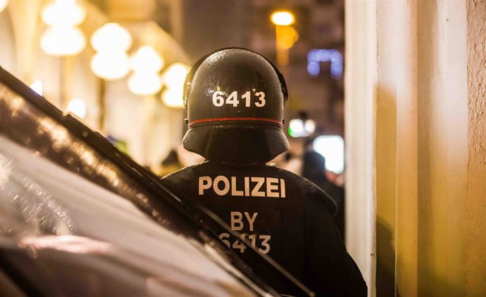 Archivo - Imagen de archivo de un miembro de la Policía de Alemania