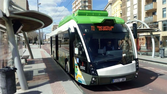 Archivo - Castellón.- TRAM de Castelló aplica el horario de verano del 19 de junio al 17 de septiembre