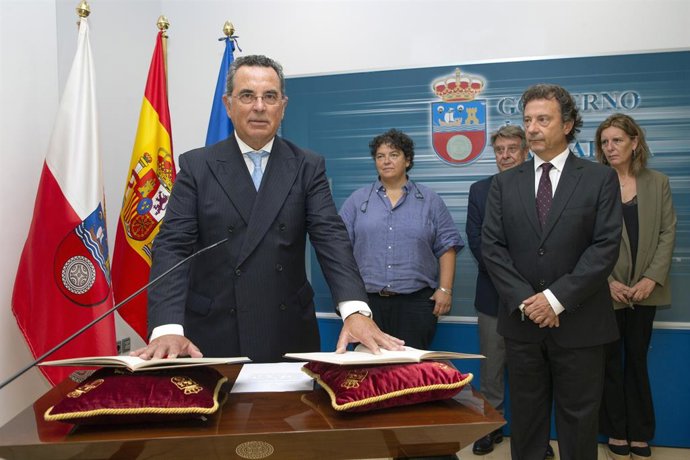 Toma de posesión del director general de Pesca y Alimentación, Paulino San Emeterio