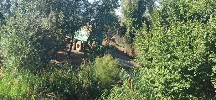 Denuncia de los ecologistas sobre el estado del río Guadaíra, en Sevilla.