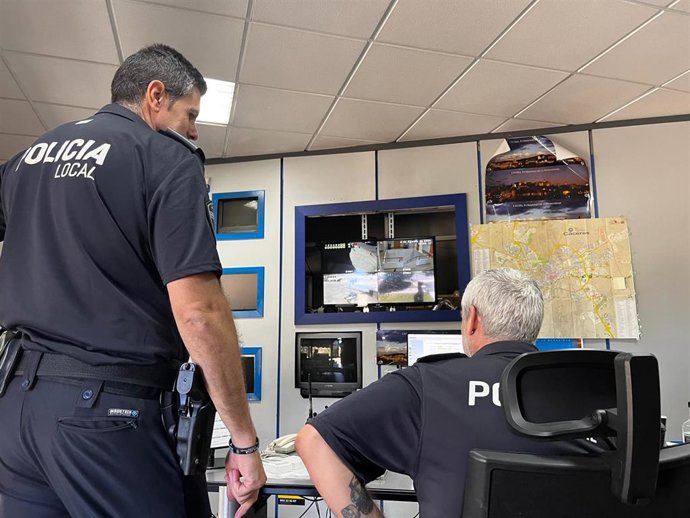 Sala de control de cámaras de la Jefatura de Policía Local de Cáceres