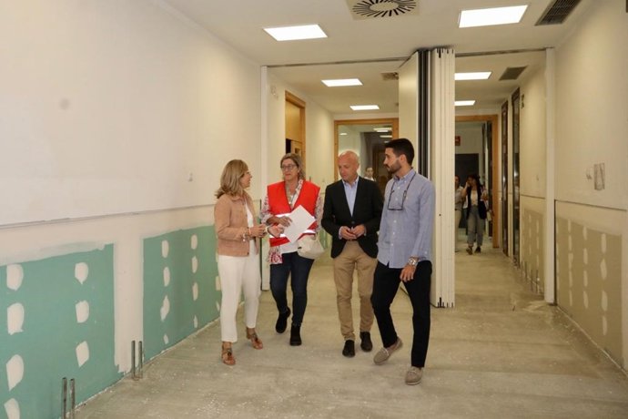 Visita a las obras de reparación en la Escuela Infantil La Paz.