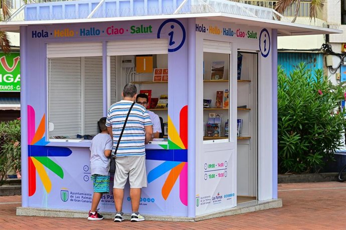 Punto de Infomacion Turística Plaza Saulo Torón, en el paseo de Las Canteras de Las Palmas de Gran Canaria