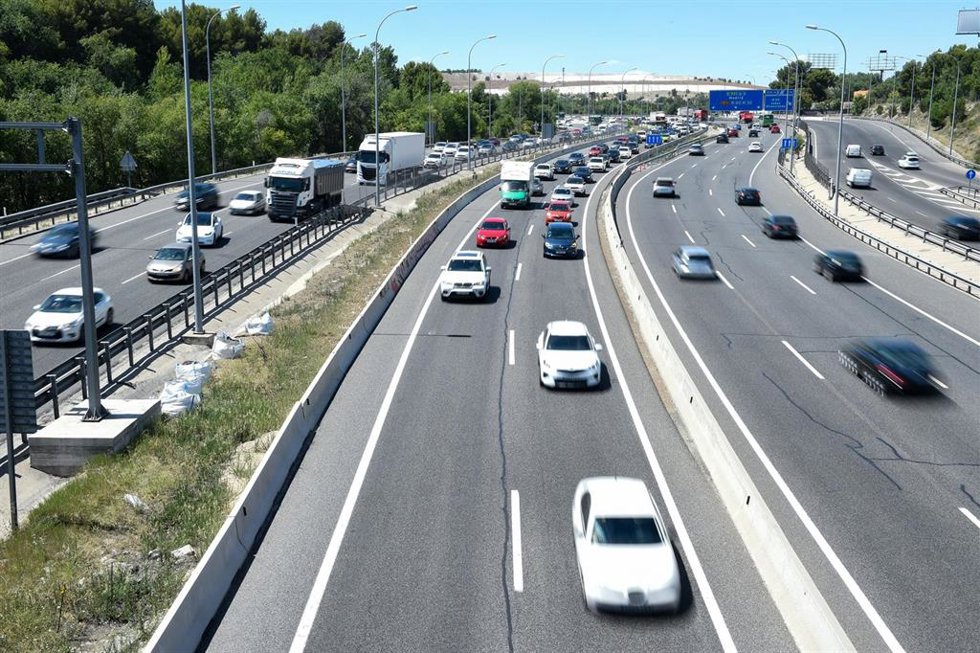 Vehículos en la autovía A-3.